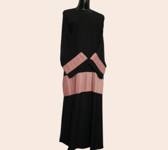 Nadah Material With Pleated Colour Abaya